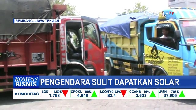 Solar Langka, Sopir Truk Rela Antri di SPBU Rembang!