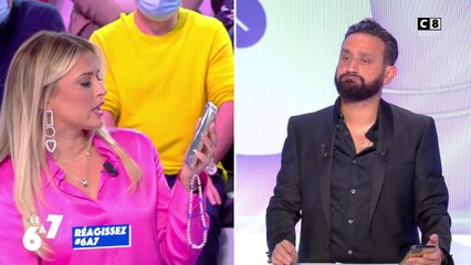 Les chroniqueurs lisent leurs SMS en direct dans TPMP !