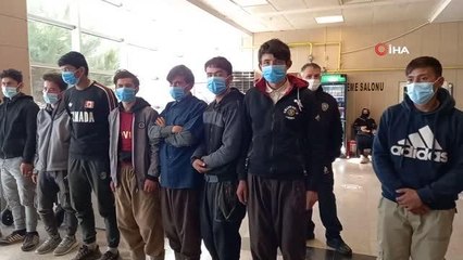 Yabancı uyruklu şahıslar, sahte evrakla seyahat ederken yakalandı