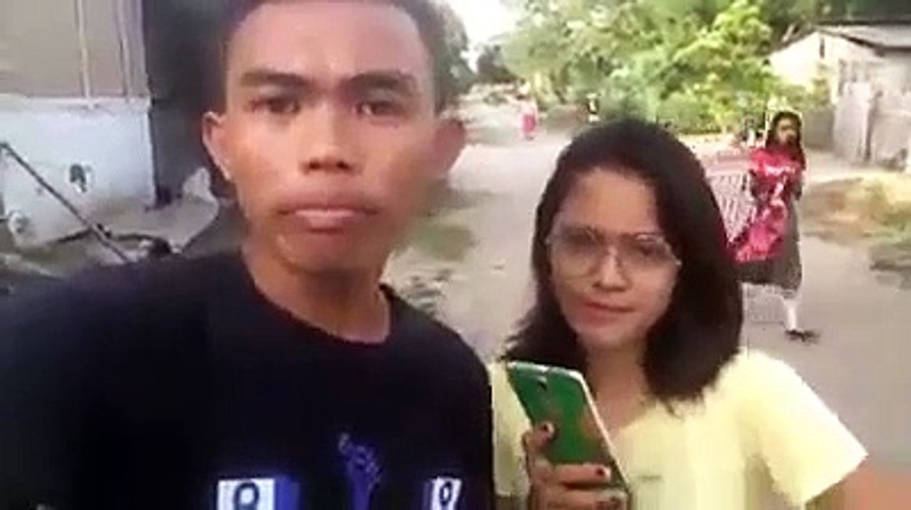 La chica canta muy bn pero este man es mero Dj mil respetos