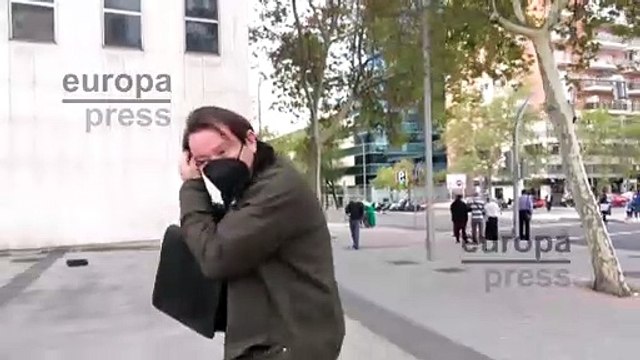 Iván Hernández, abogado de Antonio David Flores, llega al juzgado