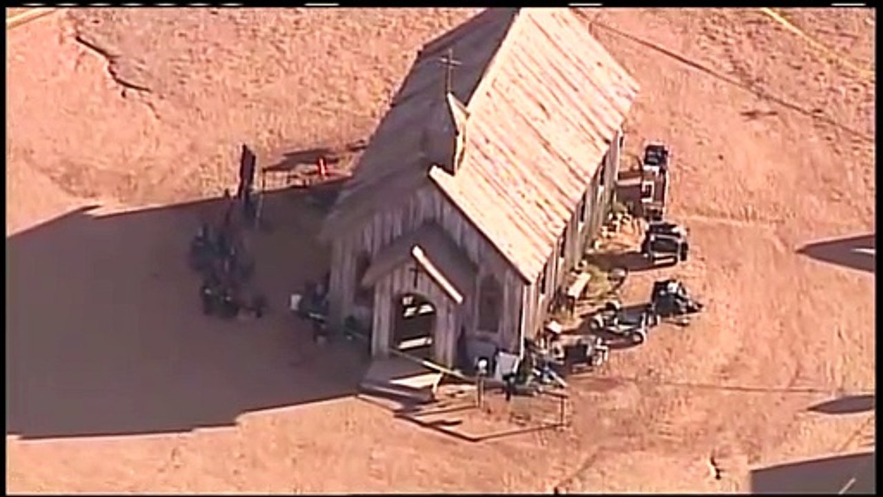 Ο Άλεκ Μπάλντουιν πυροβόλησε και σκότωσε γυναίκα κατά τη διάρκεια γυρισμάτων