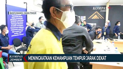 Скачать видео: Pasukan Raider Lumpuhkan Teroris di Tambang Emas Banyuwangi