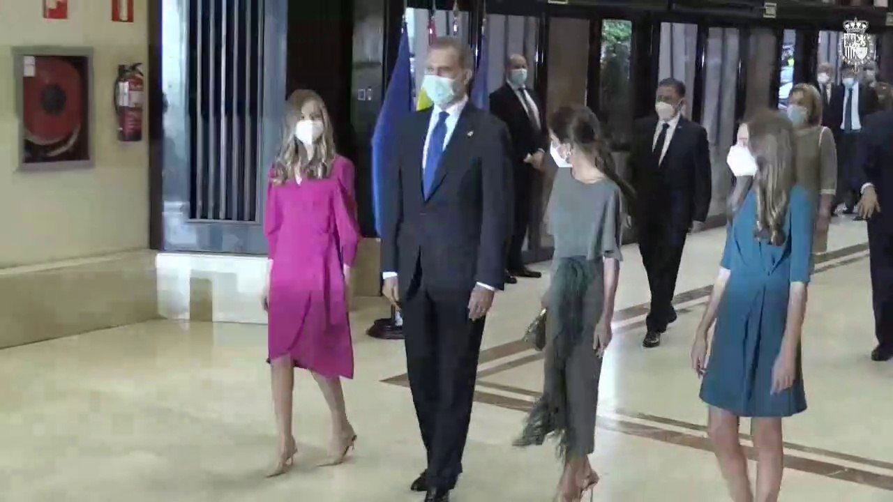 La princesa Leonor reaparece con los reyes en Oviedo tras regresar de Gales