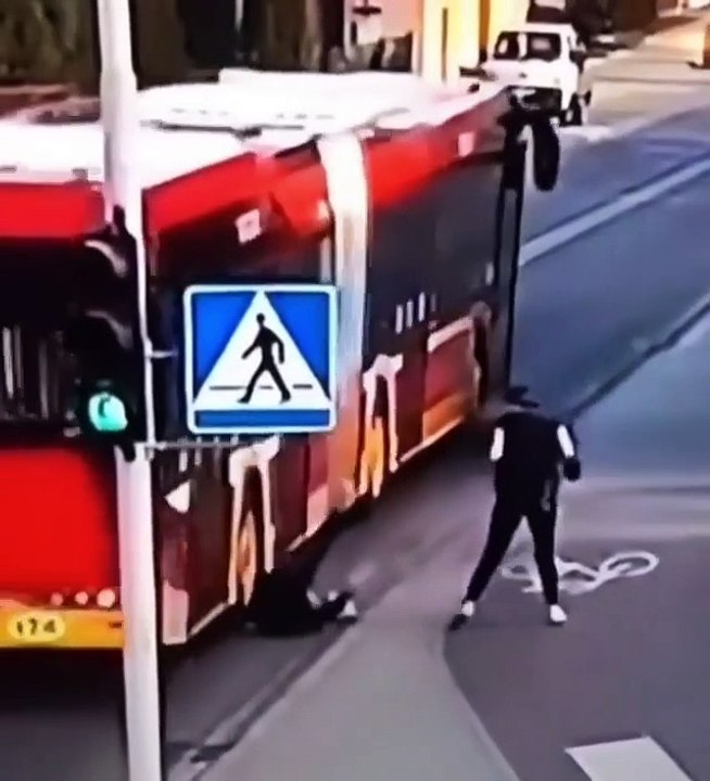 Quand une bousculade amicale a failli lui couter la vie