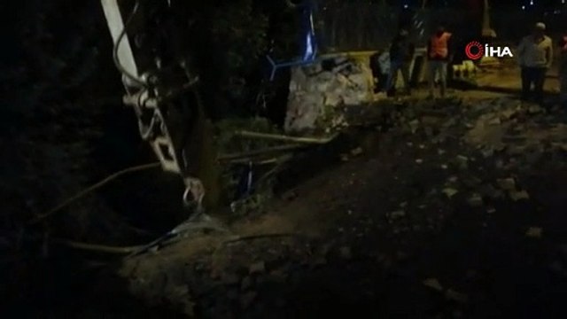 Gece çöken köprü sabaha kadar onarılarak yeniden ulaşım sağlandı