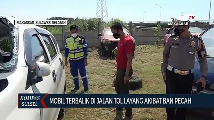 Mobil Terbalik Di Jalan Tol Layang Akibat Ban Pecah