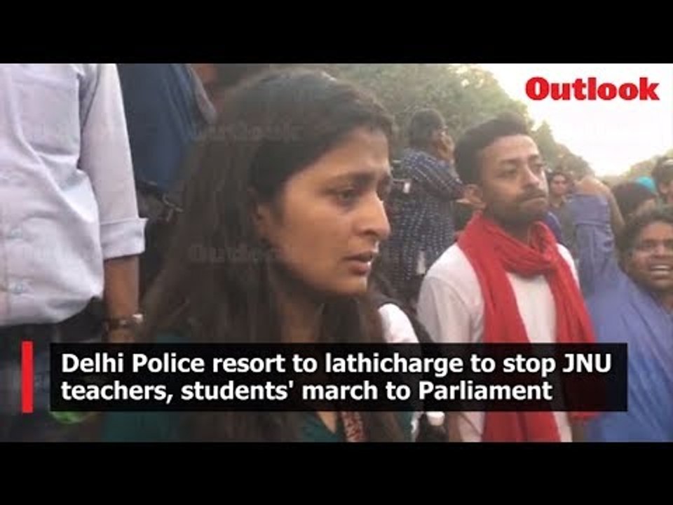 Delhi Police resort to lathicharge to stop JNU teachers, students' march