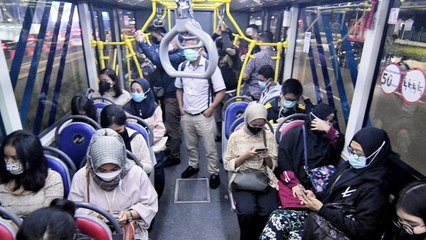 Transjakarta Kembali Berlakukan Kapasitas Penumpang 100 Persen