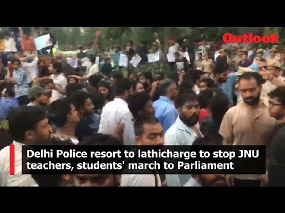 Delhi Police resort to lathicharge to stop JNU teachers, students' march