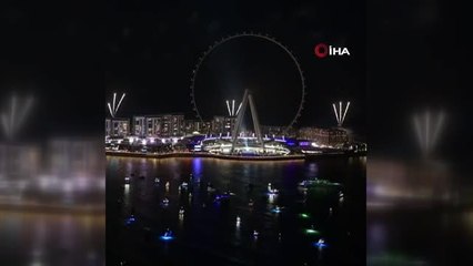 Dünyanın en büyük dönme dolabı Dubai'de açıldı