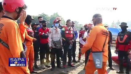 Video herunterladen: Dua Wisatawan Terseret Ombak di Pantai Pelabuhan Ratu, Satu Orang Masih Dalam Pencarian