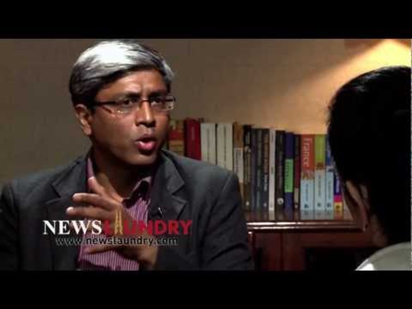 Ashutosh on Hindi-English divide in news media
