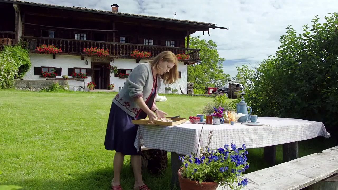 Die rosenheim-cops (369) staffel 16 folge 19 - ein karton kommt selten allein
