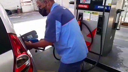 Posto de Belo Horizonte esgota combustível em menos de três horas