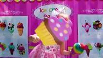 Nastya bermain sebagai penjual es krim