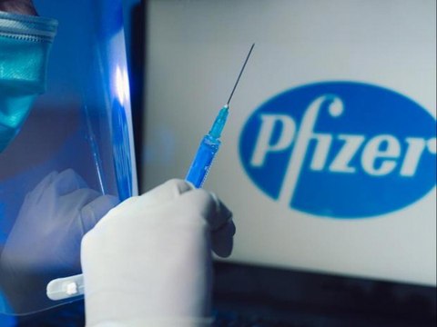 Pfizer/BioNTech dice que la dosis de refuerzo tiene una eficacia del 95,6% en el ensayo de