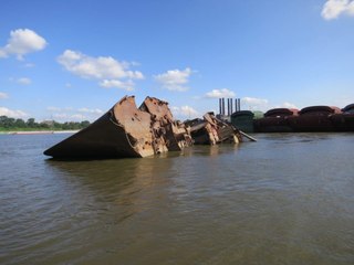 Low Mississippi River Levels Reveal Sunken WWII Ship in St. Louis