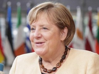 "Ein Vorbild": EU-Politiker und Obama verabschieden Angela Merkel