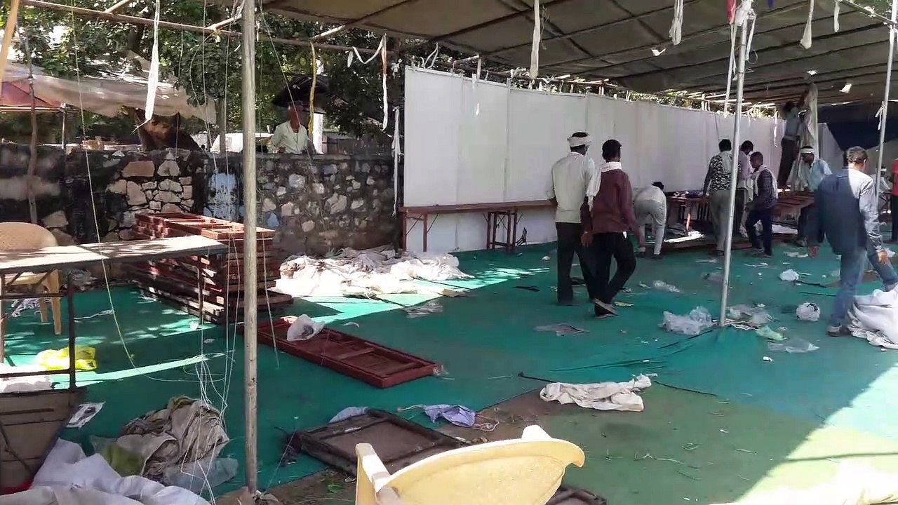 बिना अनुमति 15 दिन से चल रहा मेला, परिषद को पता...