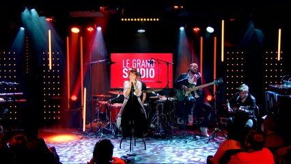 Zaz interprète "Ce que tu es dans ma vie" dans "Le Grand Studio RTL"