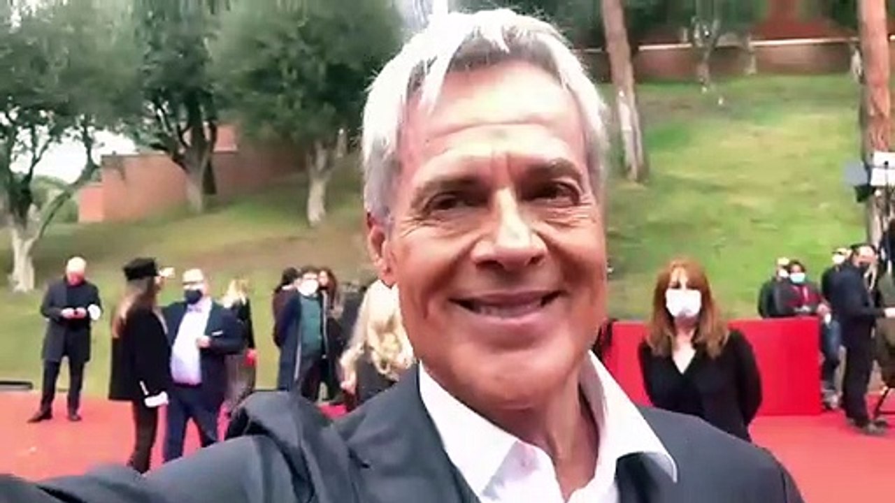 Festa Roma, sul red carpet è Baglioni show: "Canta per noi", "Fateme lavorà"