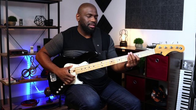 BASS LESSON - Funky Slap Bass Line Using 4 notes