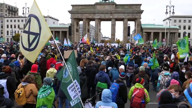 'Fridays for Future', proteste in diversi continenti prima del Cop26