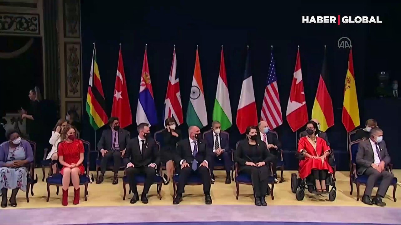 Özlem Türeci ve Uğur Şahin İspanya'da Asturias Prensesi ödülünü aldı