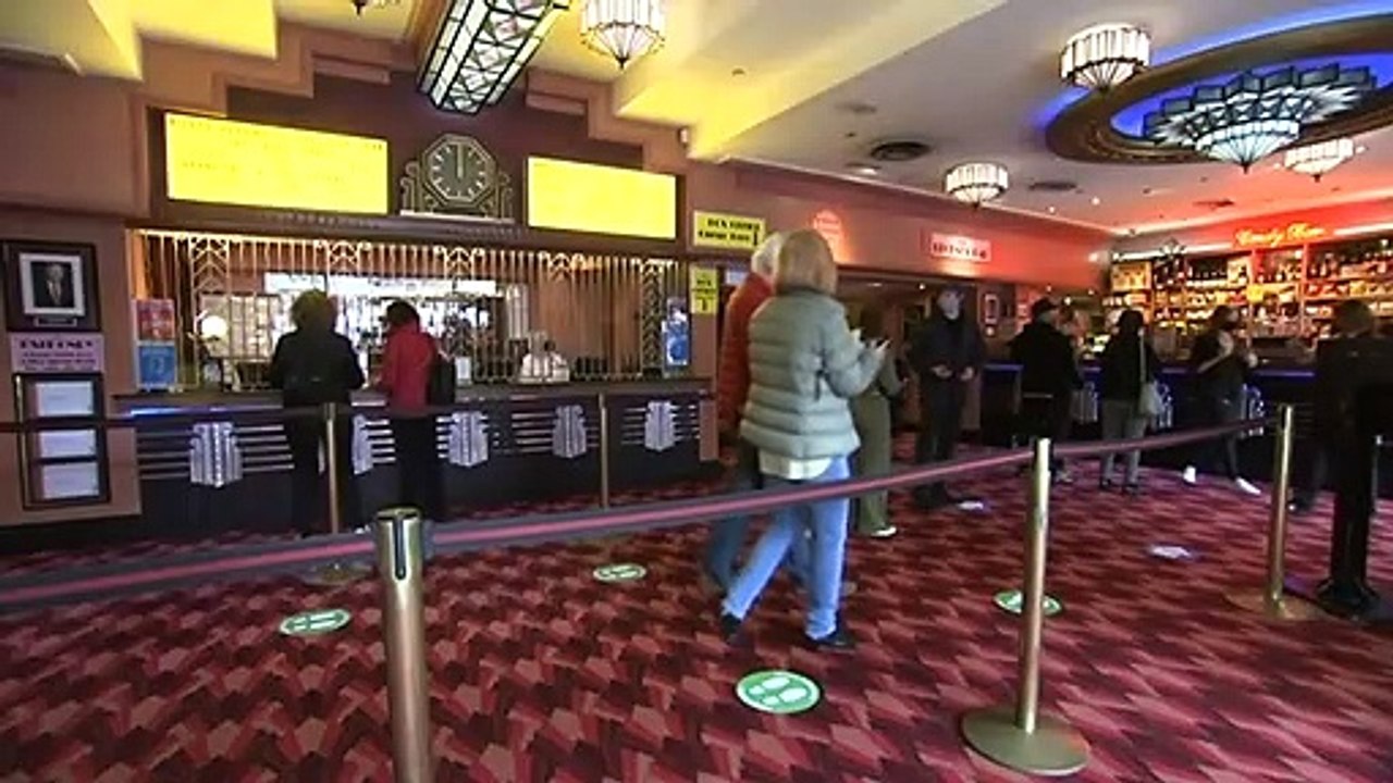 Melbourne sees outdoor cinemas return as lockdown ends