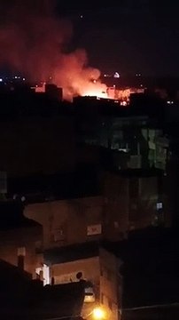 حريق فى مصنع أثاث بمنطقة السنانية بدمياط.. والحماية المدنية تدفع بسيارات للإطفاء