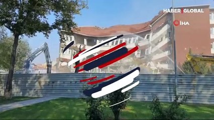 Bursa'da 35 yıllık Hükümet Konağı yıkım çalışması sırasında çöktü