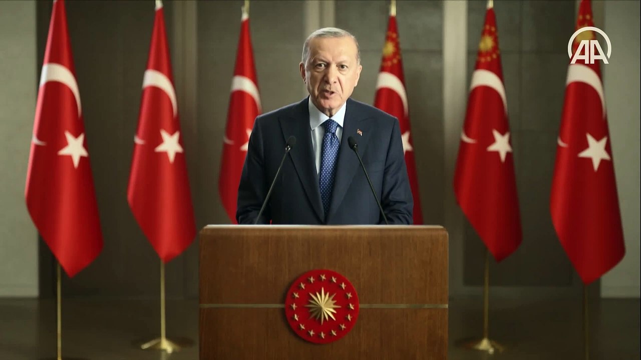 Cumhurbaşkanı Erdoğan: Sosyal medya toplumsal barışı tehdit eder konuma geldi