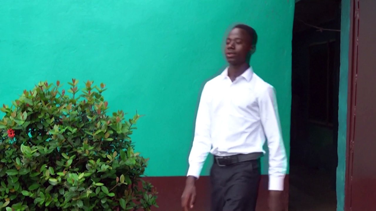 Liberia: Junger Mann findet 50.000 Dollar in Plastiktüte