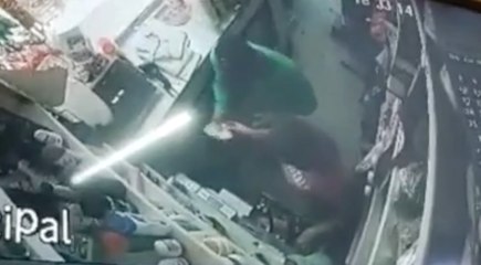 Sujeto roba más de 1500 pesos en un establecimiento de la colonia Tabachines