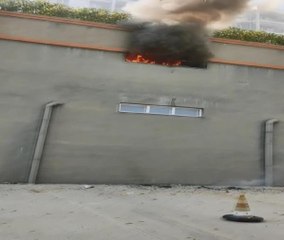 Son dakika... ESENYURT'TA SİTENİN OTOPARKINDA YANGIN