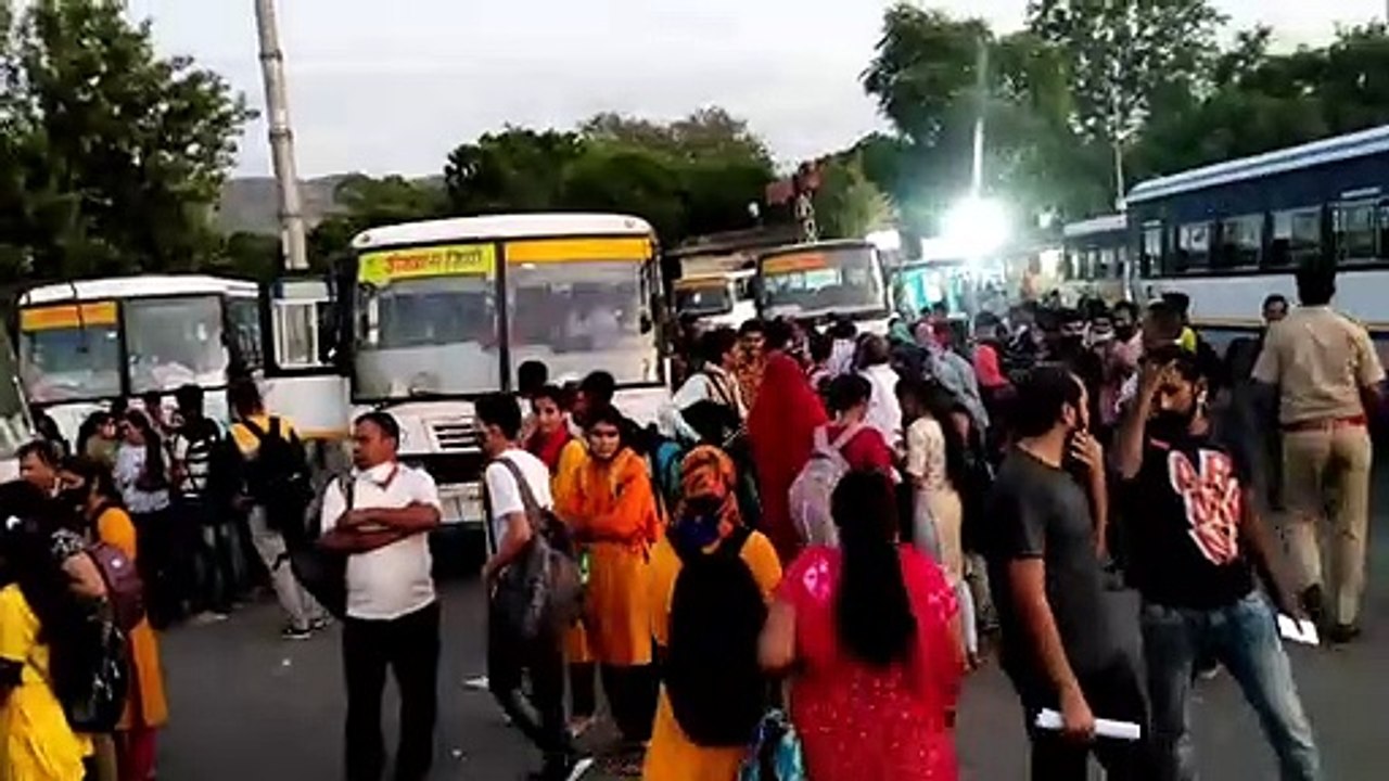 Patwari Exam: पटवारी परीक्षा के बाद सड़कों पर उ...