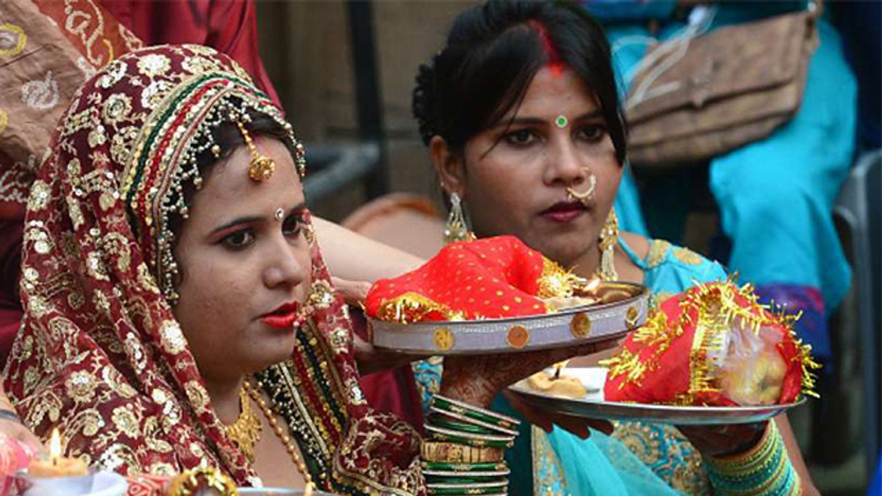 Karwa Chauth 2021: करवा चौथ व्रत उद्यापन विधि | Karwa Chauth Vrat Udyapan Vidhi | Boldsky