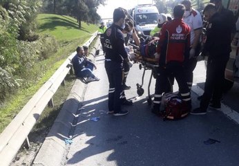 BEYKOZ TEM'DE OTOMOBİLLE MOTOSİKLET EMNİYET ŞERİDİNDE ÇARPIŞTI; 2 YARALI