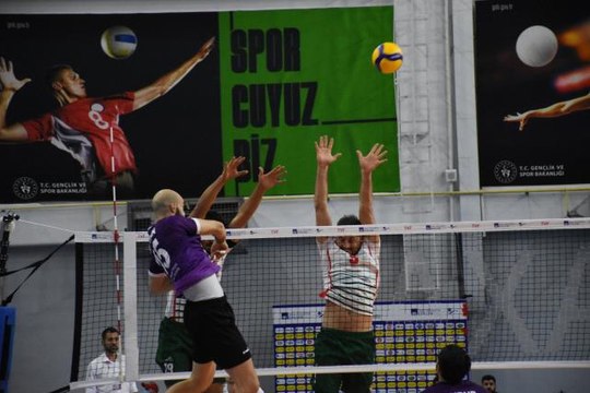 Voleybol: AXA Sigorta Efeler Ligi