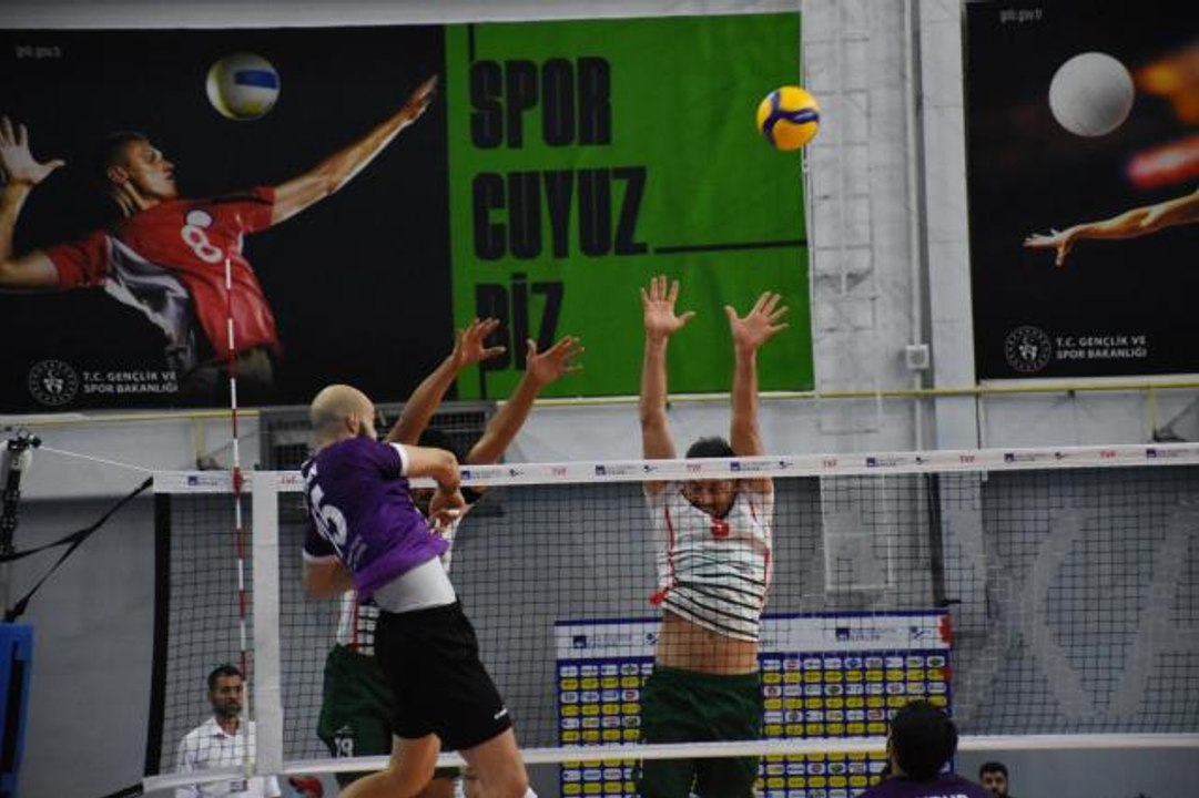 Voleybol: AXA Sigorta Efeler Ligi