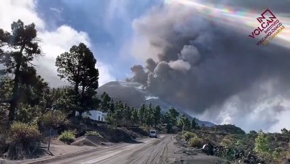 Imágenes del volcán de La Palma tras el derrumbe del cono principal