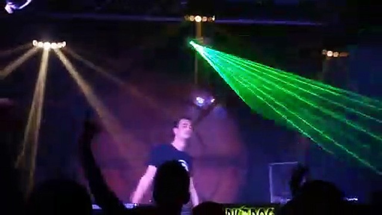 dj the pit*cher au crash discotheque