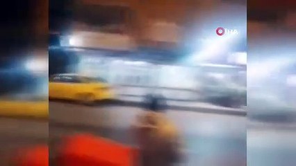 Eski çalıştığı durağın taksisini parçaladı, o anlar kameraya yansıdı