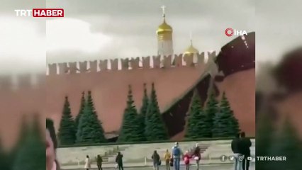 Rusya'da şiddetli rüzgar: Kızıl Meydan ziyarete kapatıldı