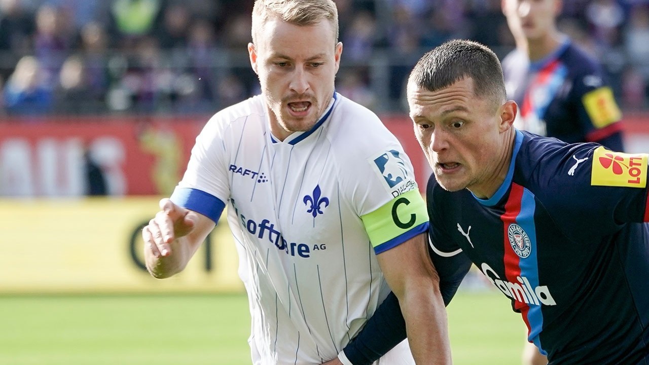 Holstein Kiel v Darmstadt