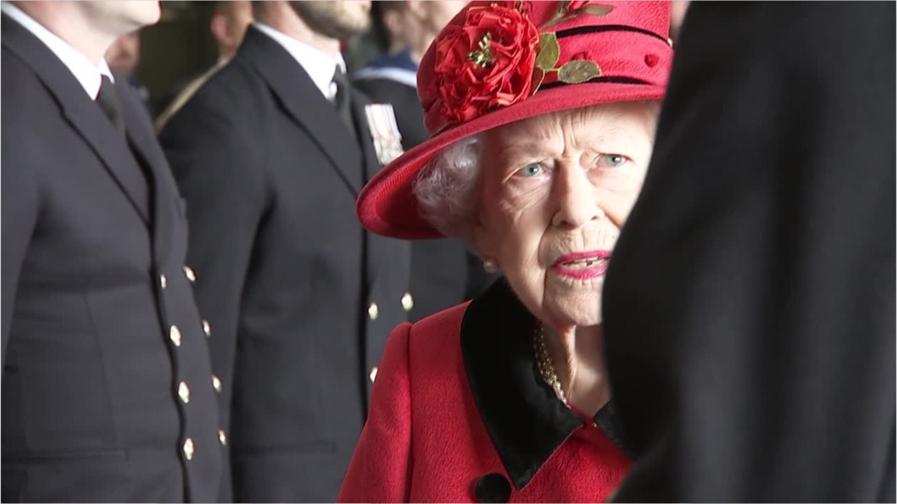 BUCKINGHAM PALACE COVER UP