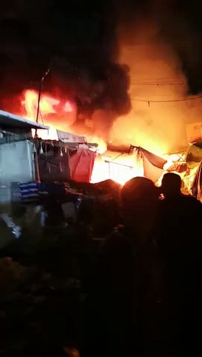 Firefighters extinguish huge fire at Raghadan complex area