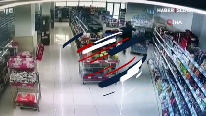 Bursa'da yangına tüpünün yere düşmesi sonucu markette ortalık karıştı