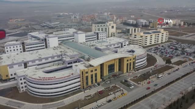 Son dakika haberleri! Korona virüs sebebiyle ölümden dönen kadın çağrıda bulundu: Herkes aşı olsun, benim gibi eziyet çekip pişman olmasınlar